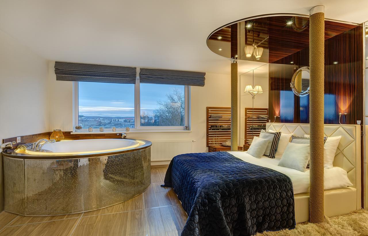 June Street Spa Apartments VNO Esterno foto