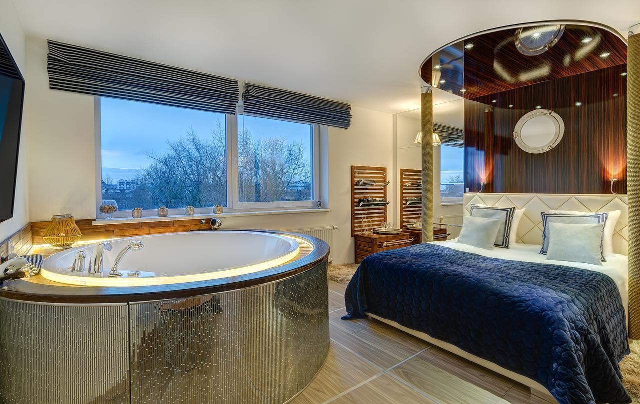 June Street Spa Apartments VNO Esterno foto