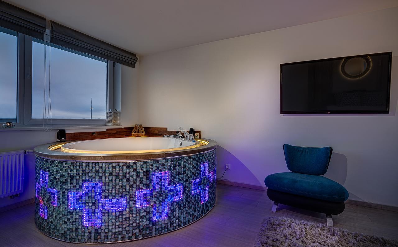 June Street Spa Apartments VNO Esterno foto