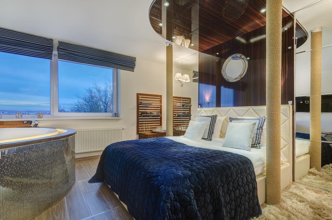 June Street Spa Apartments VNO Esterno foto